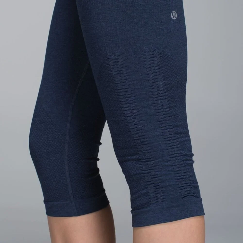 Lululemon In The Flow Crop II -Heathered Deep Navy-SIZE 6 - Picture 6 of 13